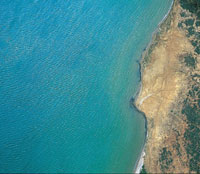 Tanto bahía Tukakas como bahía Kocinetas presentan un ambiente similar al de las bahías Portete, Honda y Hondita.