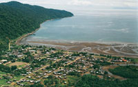 Bahía Solano es uno de los asentamientos más grandes de la zona costera norte del golfo de Cupica; en ella viven los descendientes de las comunidades afrocolombianas que arribaron a la zona a finales del siglo XIX.