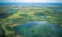 La llanura de inundacin es un sistema muy complejo en su funcionamiento hidrulico; extensas zonas de esteros y lagunas forman una red de drenaje.